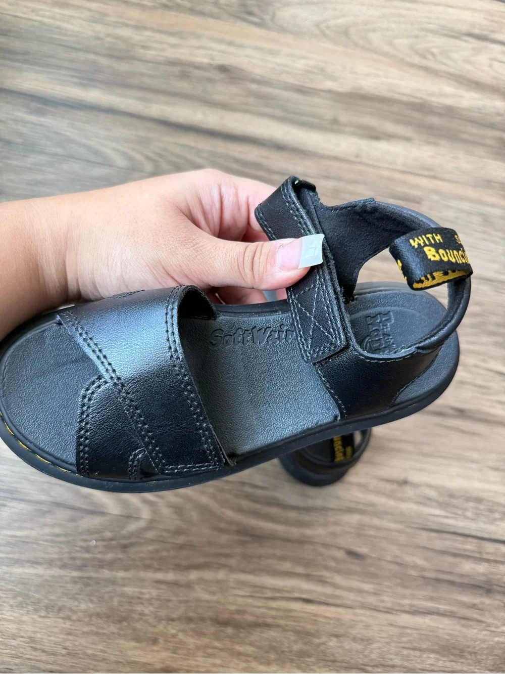 Dr Martens Kids Vossie J Black Leather Chunky Sandals Size 1 US EU 32 SoftWair